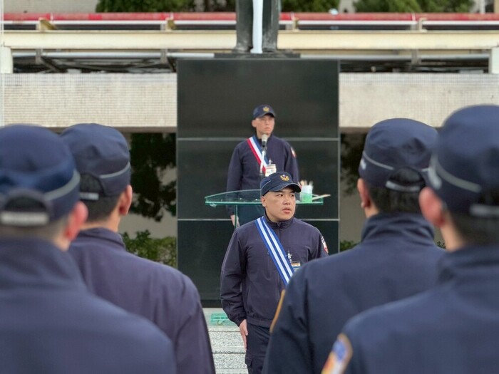 二技中隊實習訓導邱昱恩整理隊伍