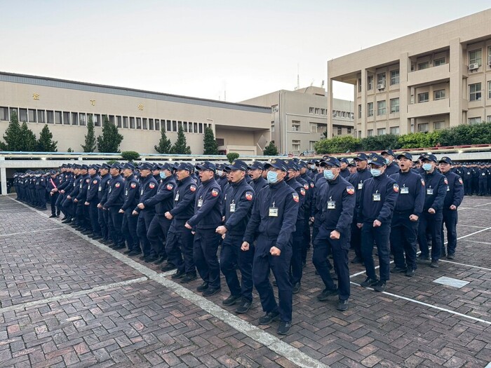 二技中隊的警歌演唱，展現氣勢滂薄的態度。