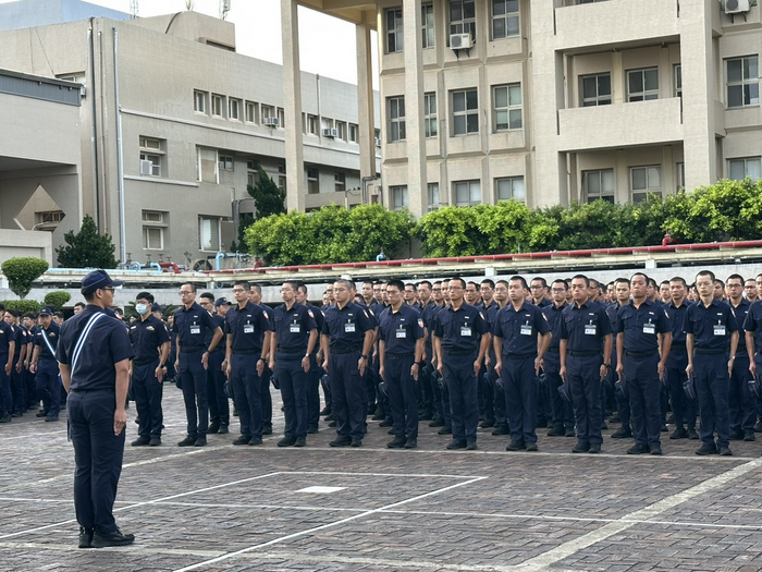 實習中隊長王志豪指揮