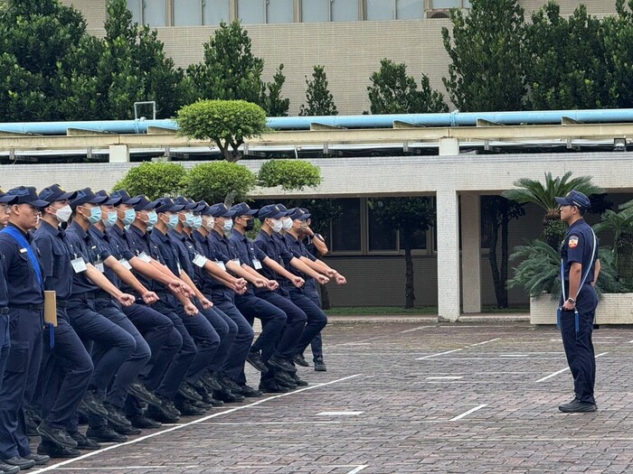 95期1隊的警歌演唱，展現氣勢磅礡的態度。