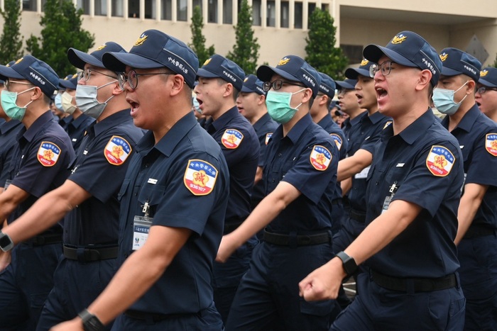 93期2隊警歌演唱隊伍整齊劃一、井然有序。