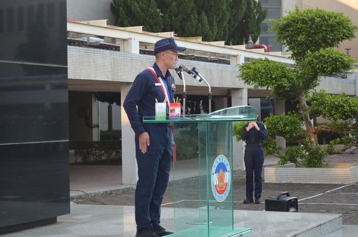 實習副總隊長簡暐倫講話