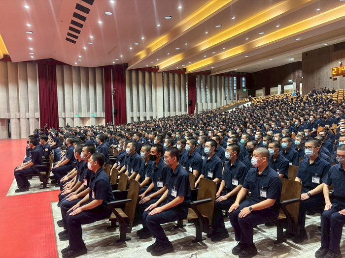 全體同學就座完畢